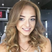Олена Уколова
